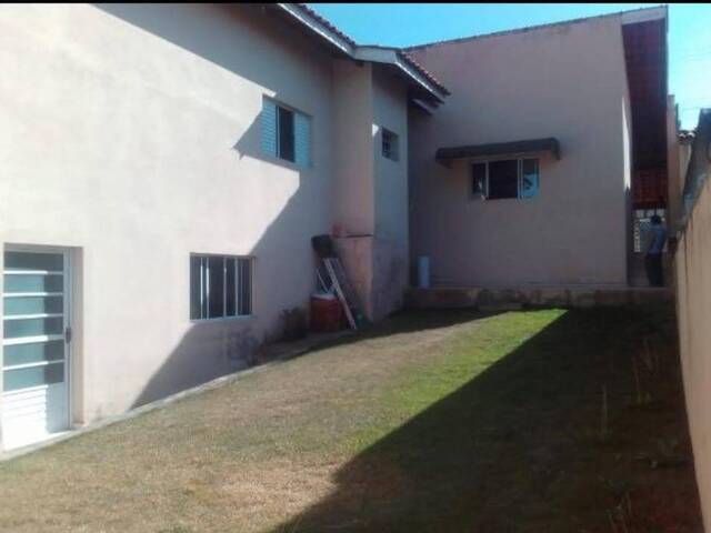 Casa para Venda em Piracaia - 3