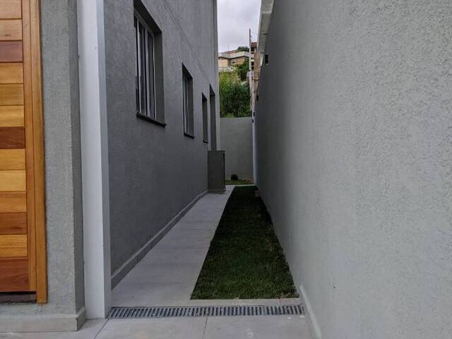 Sobrado para Venda em Atibaia - 4