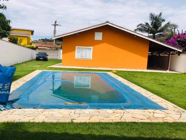 Casa para Venda em Piracaia - 2