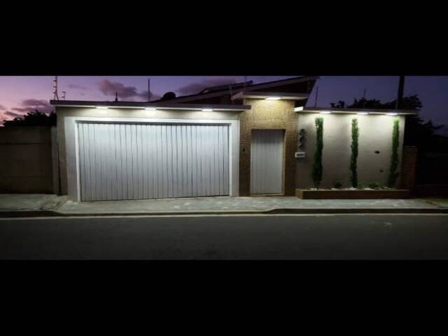 Sobrado para Venda em Atibaia - 2