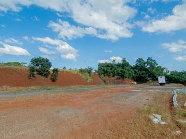 Área para Locação em Atibaia - 2