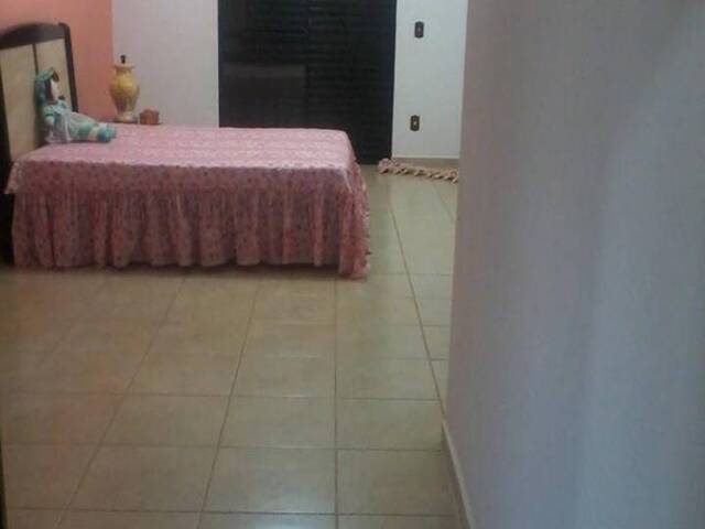 Casa para Venda em Piracaia - 4