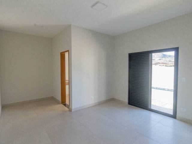 Casa em condomínio para Venda em Atibaia - 2