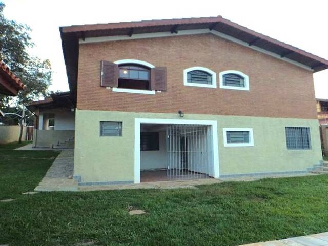 Sobrado para Venda em Atibaia - 3