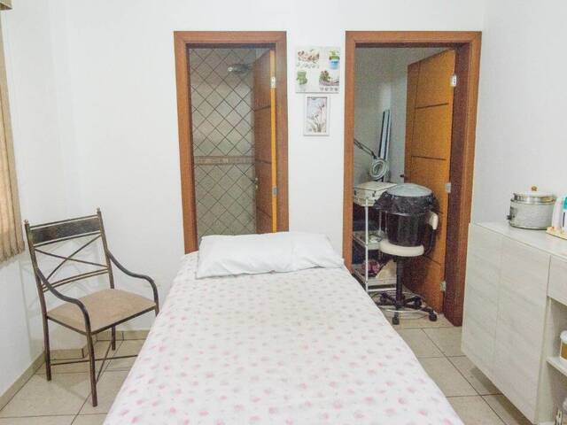 Sobrado para Venda em Atibaia - 3