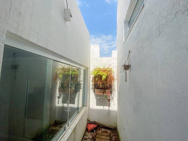 Sobrado para Venda em Atibaia - 3