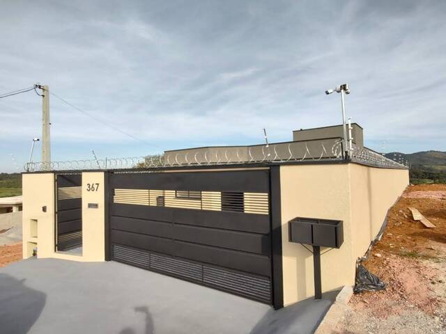 Casa para Venda em Bom Jesus dos Perdões - 2