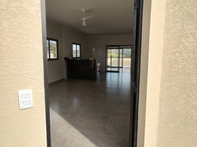 Casa para Venda em Bom Jesus dos Perdões - 4