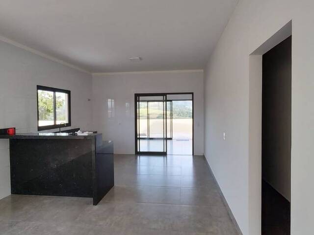 Casa para Venda em Bom Jesus dos Perdões - 5