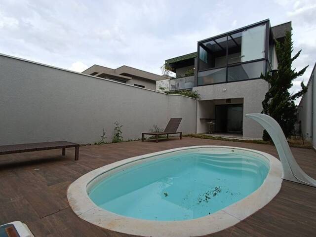 Sobrado para Venda em Atibaia - 2