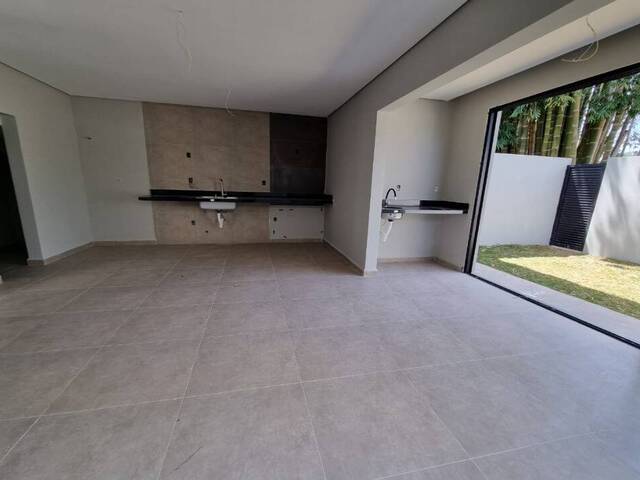 Casa em condomínio para Venda em Atibaia - 2