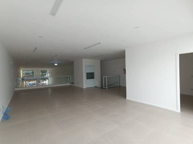 Salão Comercial para Locação em Atibaia - 2