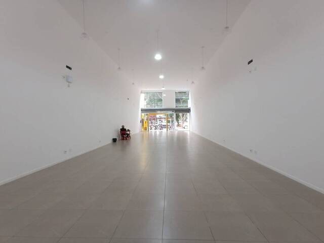 Salão Comercial para Locação em Atibaia - 3