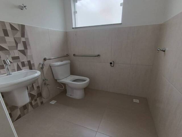 Salão Comercial para Locação em Atibaia - 4