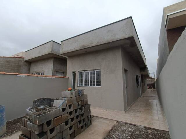 Casa para Venda em Bom Jesus dos Perdões - 2