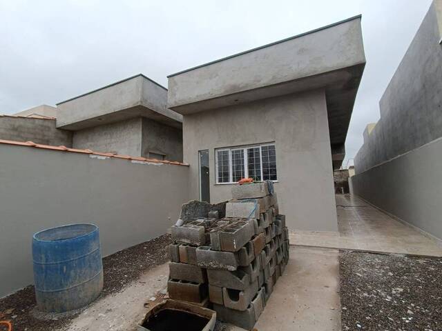 Casa para Venda em Bom Jesus dos Perdões - 3