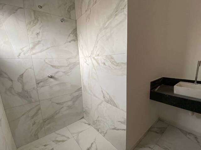 Sobrado para Venda em Atibaia - 3