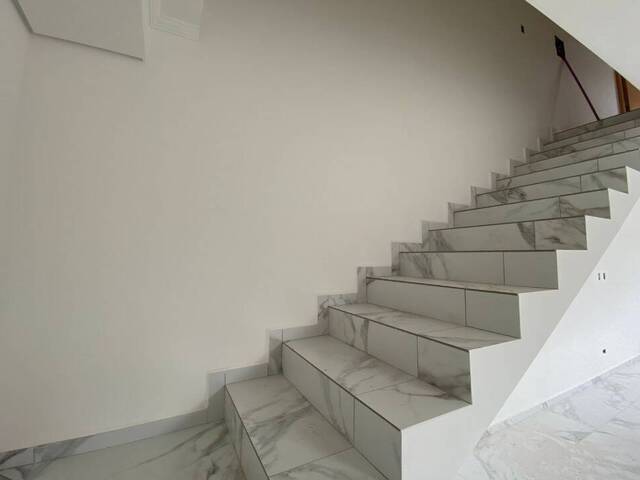 Sobrado para Venda em Atibaia - 4