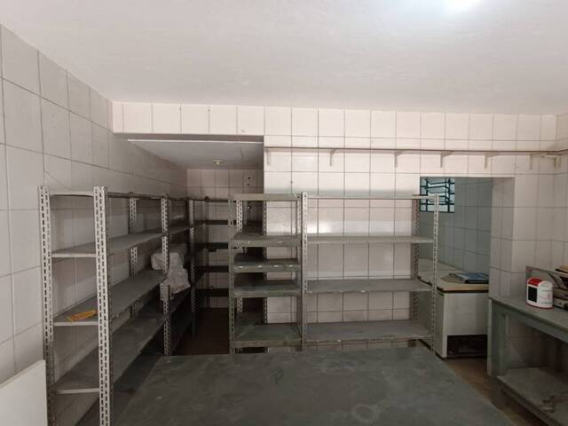 Salão Comercial para Locação em Atibaia - 3