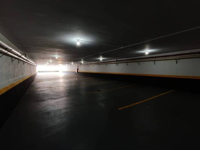 Salão Comercial para Locação em Atibaia - 3