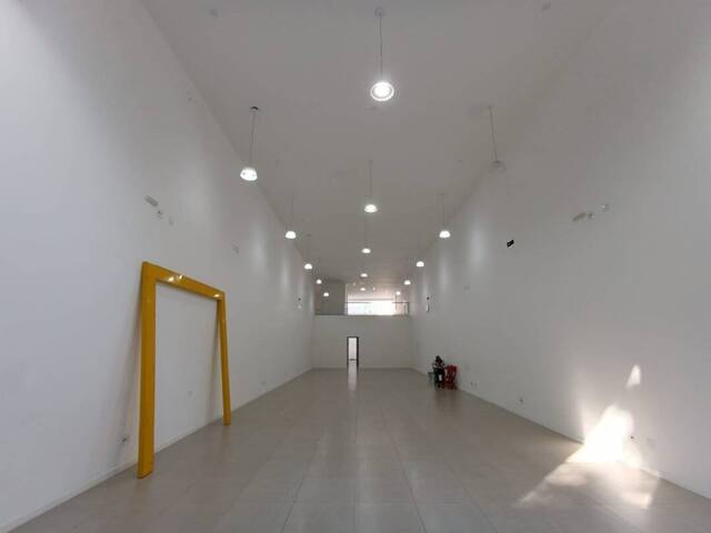 Salão Comercial para Locação em Atibaia - 3