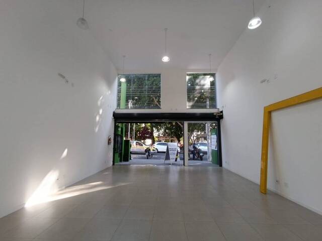 Salão Comercial para Locação em Atibaia - 4