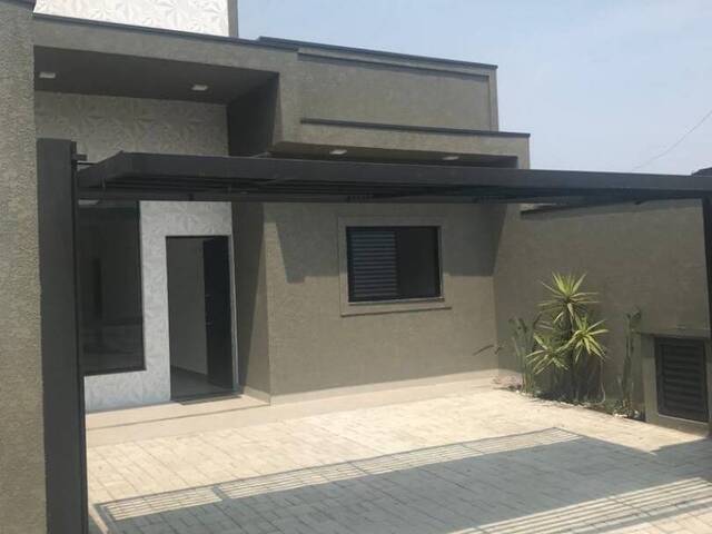 Casa para Venda em Atibaia - 2