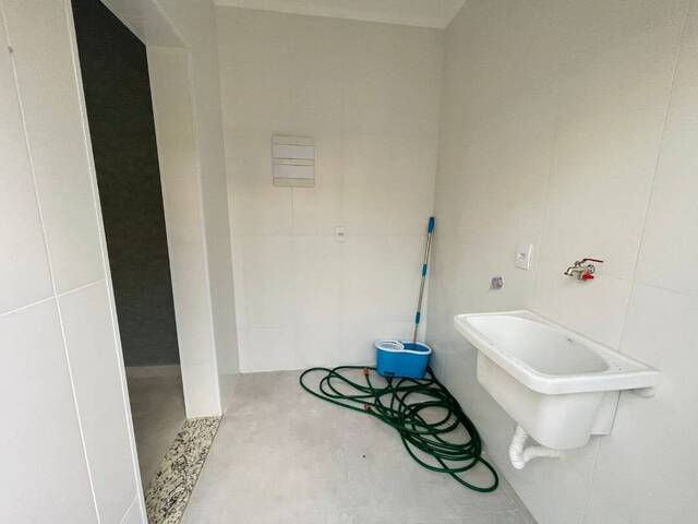 Sobrado para Venda em Atibaia - 3