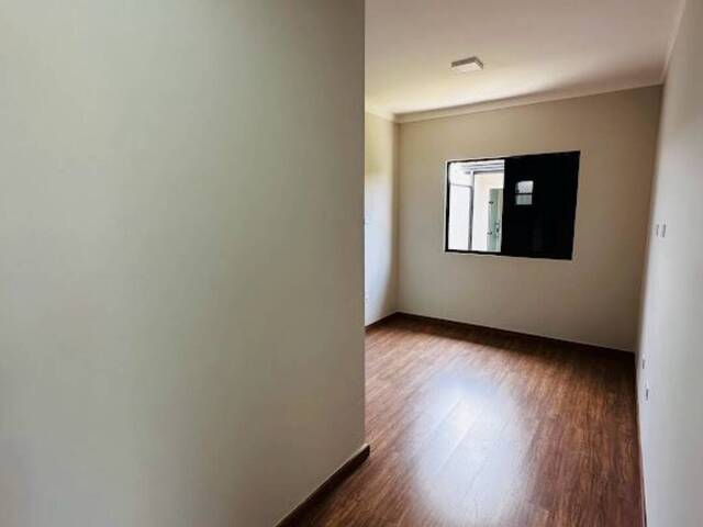 Casa para Venda em Atibaia - 3