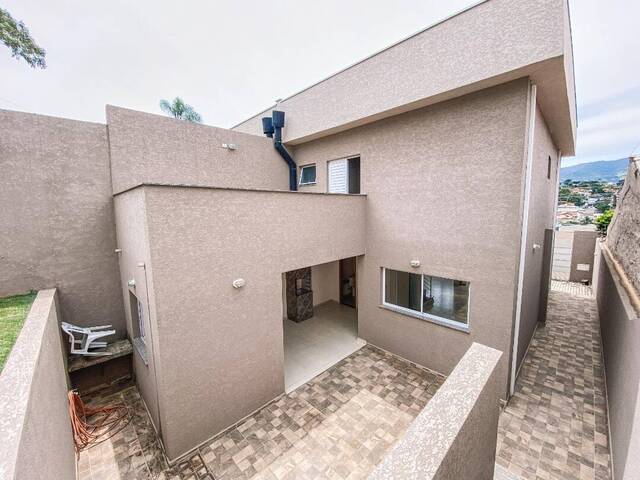 Sobrado para Venda em Atibaia - 2