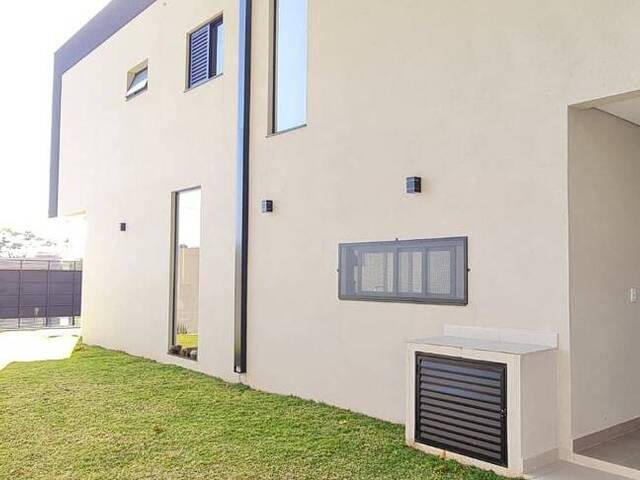 Sobrado para Venda em Atibaia - 3