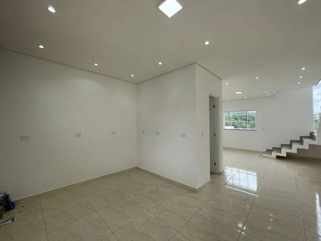 Sobrado para Venda em Mairiporã - 3