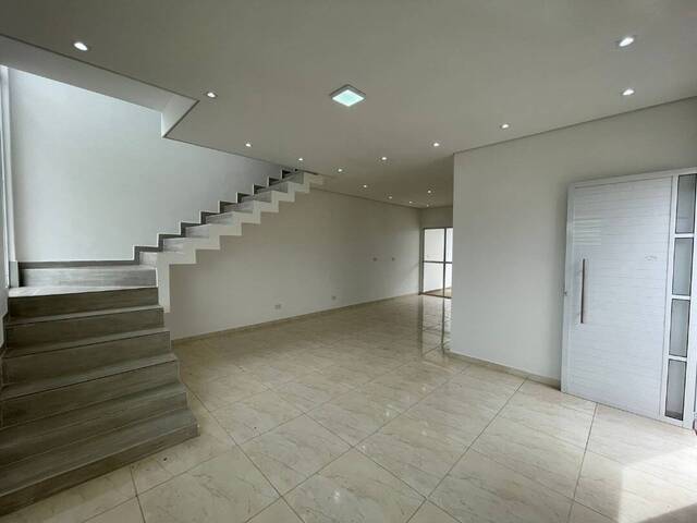 Sobrado para Venda em Mairiporã - 5