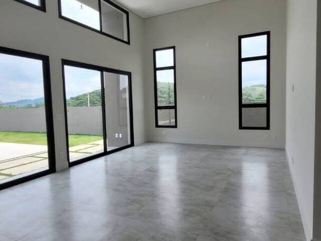 Casa em condomínio para Venda em Bom Jesus dos Perdões - 2