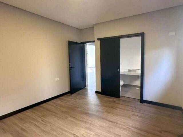 Casa para Venda em Atibaia - 2