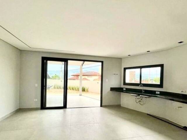 Casa para Venda em Atibaia - 3