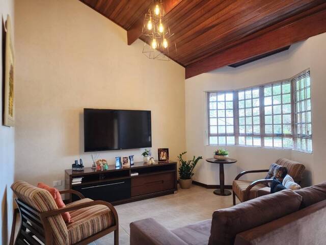 Casa para Venda em Atibaia - 2