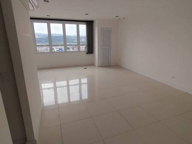 Sala para Venda em Atibaia - 4