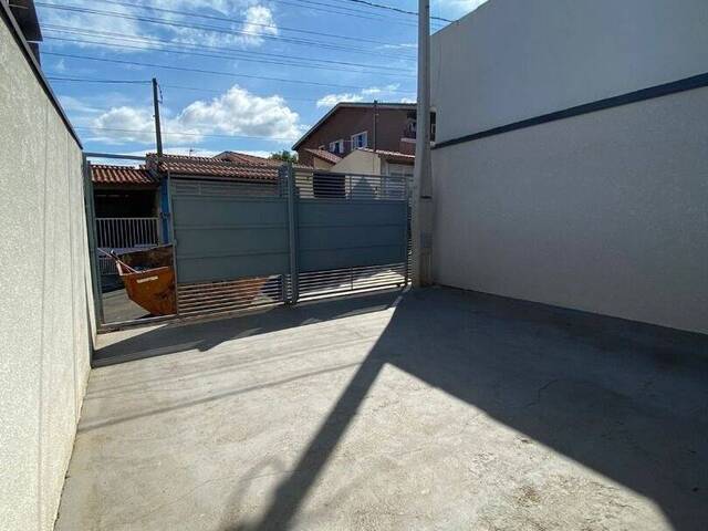 Casa para Venda em Bom Jesus dos Perdões - 2