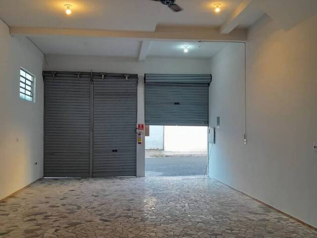 Salão Comercial para Locação em Atibaia - 3