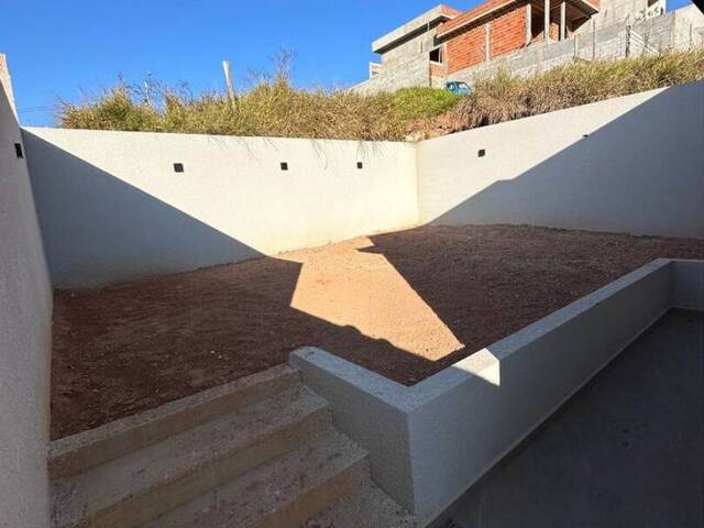 Casa para Venda em Bom Jesus dos Perdões - 2