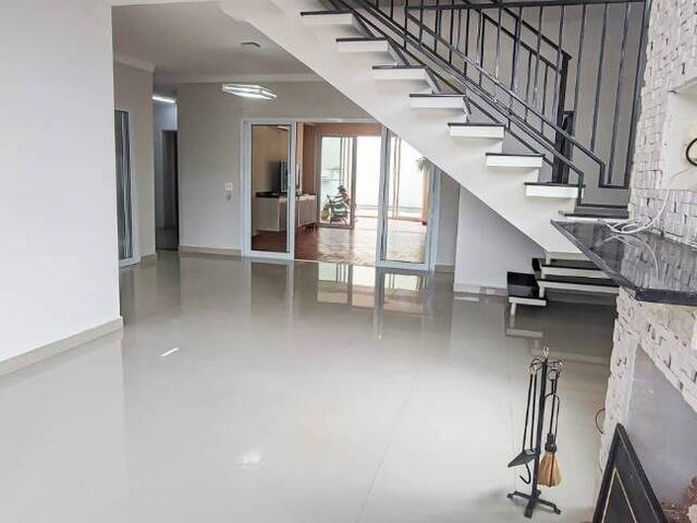 Sobrado para Venda em Atibaia - 4