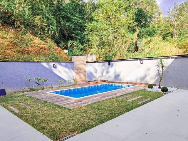 Sobrado para Venda em Atibaia - 3