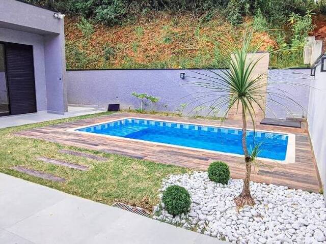 Sobrado para Venda em Atibaia - 4