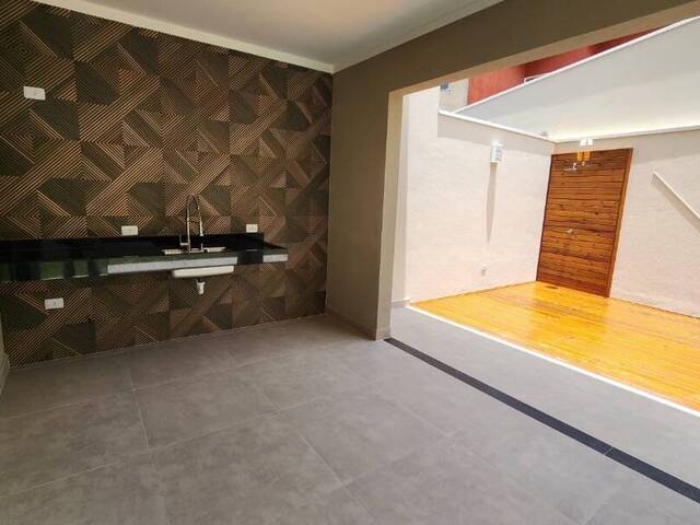 Sobrado para Venda em Atibaia - 3