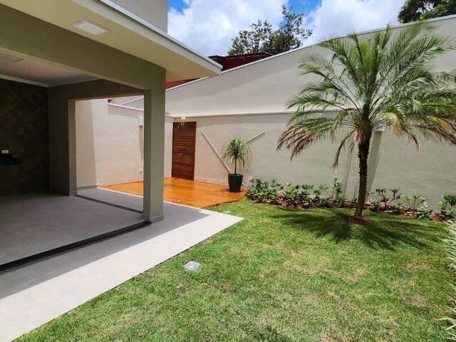 Sobrado para Venda em Atibaia - 4