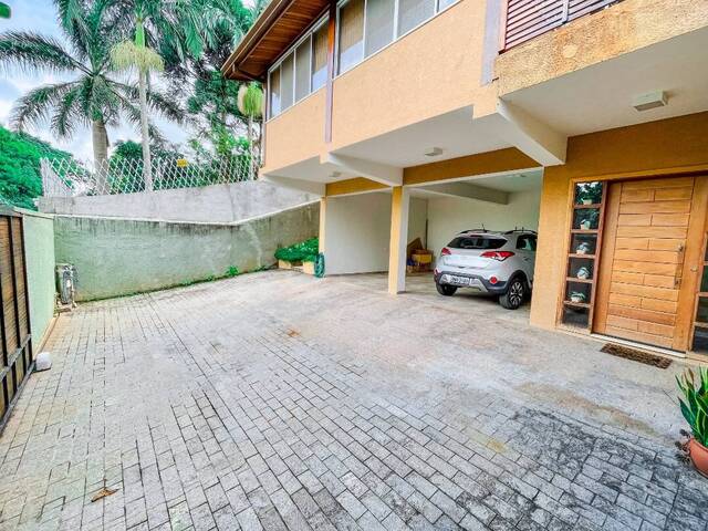 Sobrado para Venda em Atibaia - 2