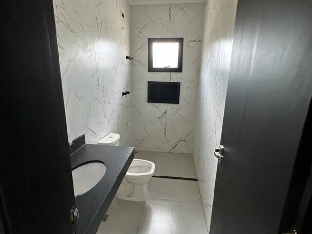 Casa para Venda em Atibaia - 2