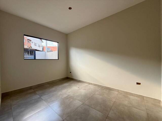 Sobrado para Venda em Atibaia - 3