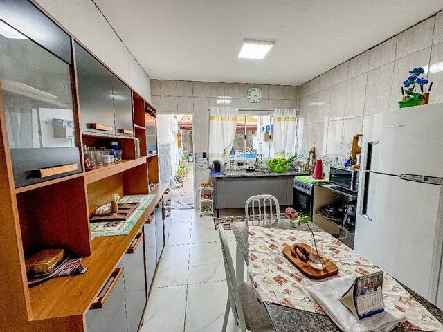 Sobrado para Venda em Atibaia - 4